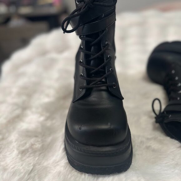 Demonia Shaker 52 Platform Wedge Lace Boots - Picture 3 of 6